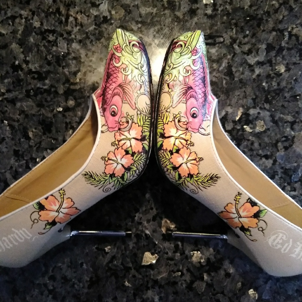 Ed Hardy Pumps - Picture 3 of 6